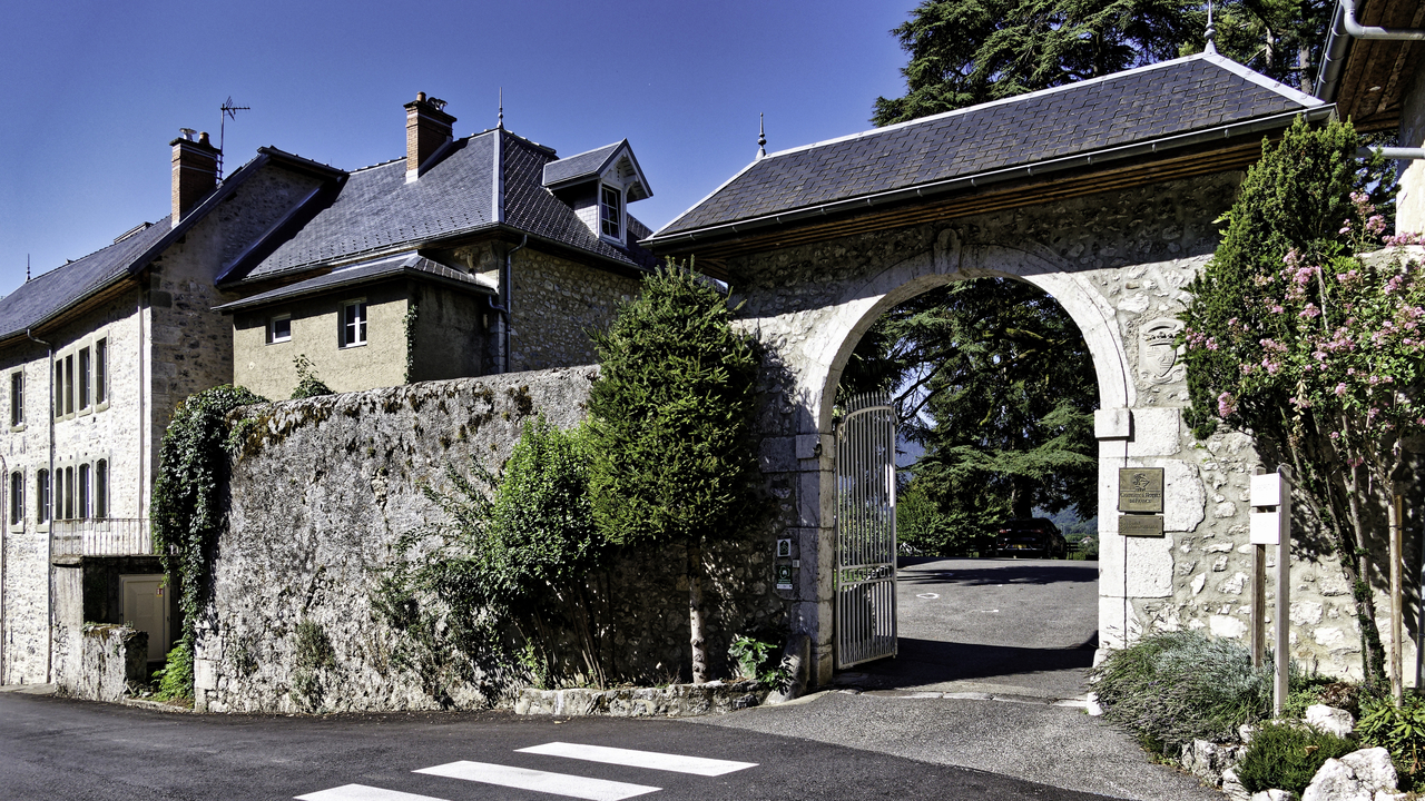 20250825-094742•Chateau Hotel•Challes-les-Eaux•Auvergne-Rhone-Alpes•France